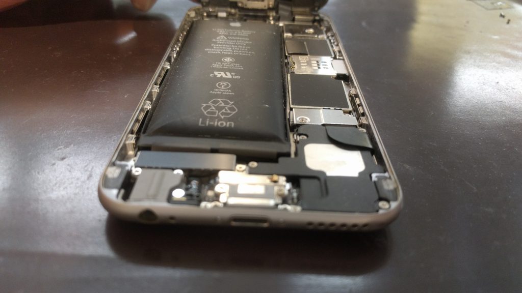 バッテリー膨張を起こしたiPhone6②