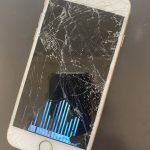 iPhone8の画面割れ・液晶は表示出来ない状態！？ 修理出来ます！