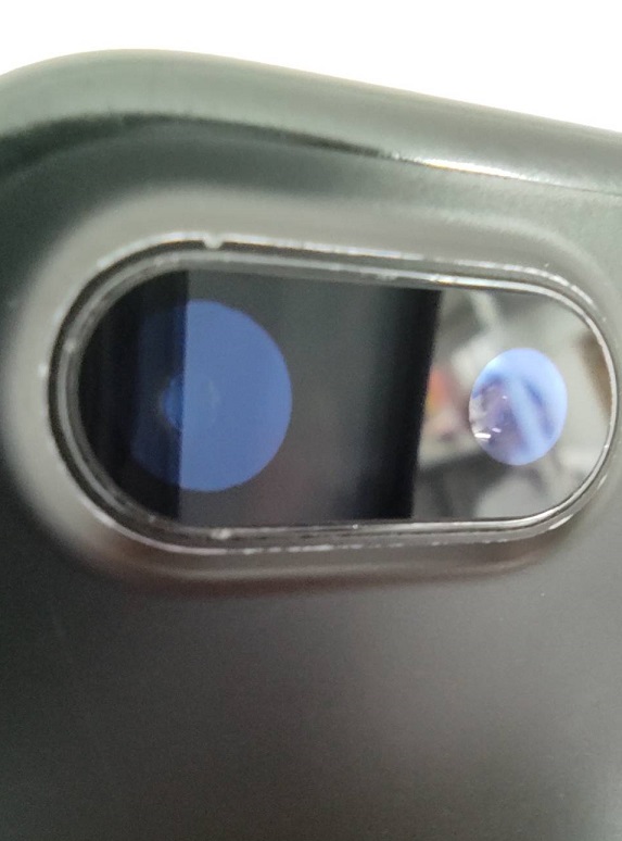 新しいレンズガラスを取り付ける修理で綺麗になったiPhone7Plus画像