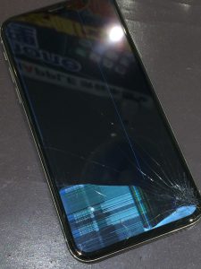 落としてガラスと表示が壊れたiPhoneXS Max