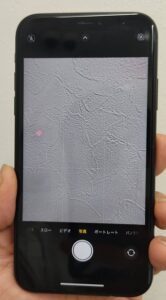 カメラ修理で黒いひび割れの様な線が消えたiPhoneXR画像