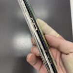 iPhoneXのバッテリーが膨らんで画面に隙間が！？