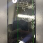 iPhone11proのガラスが割れ、緑色の線も表示不良！？